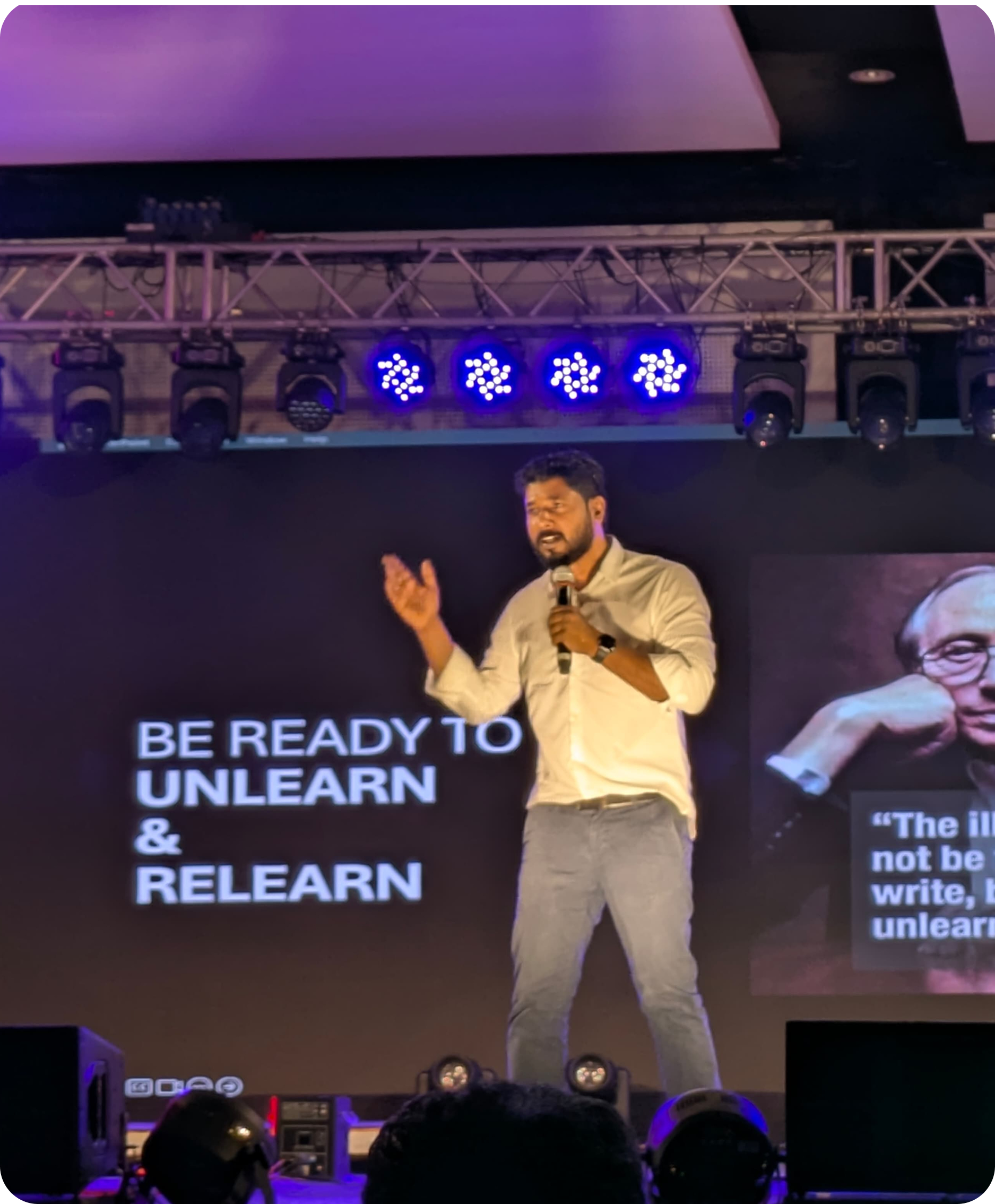 Contact illustration